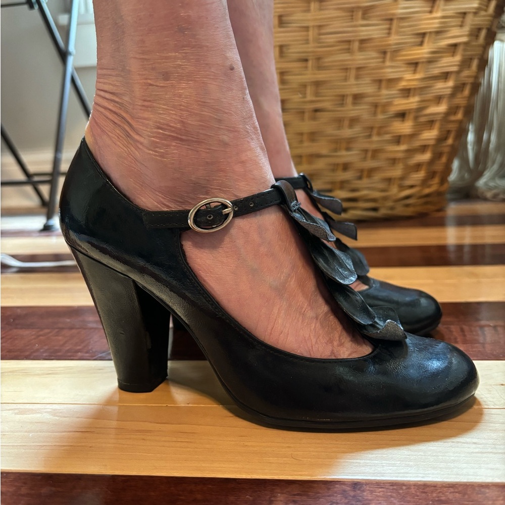 Vintage American Eagle black fringe faux leather heels